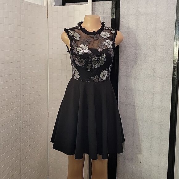 BRAND NEW CITY STUDIOS JUNIORS EMBELLISHED MESH FIT AND FLARE DRESS - Picture 3 of 12